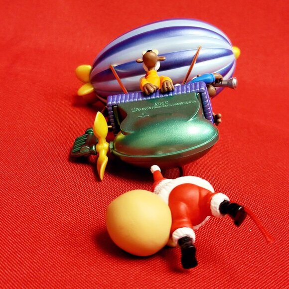 Hallmark  Kris and the Kringles Magic Movement 2005 Christmas Ornament - Picture 7 of 12